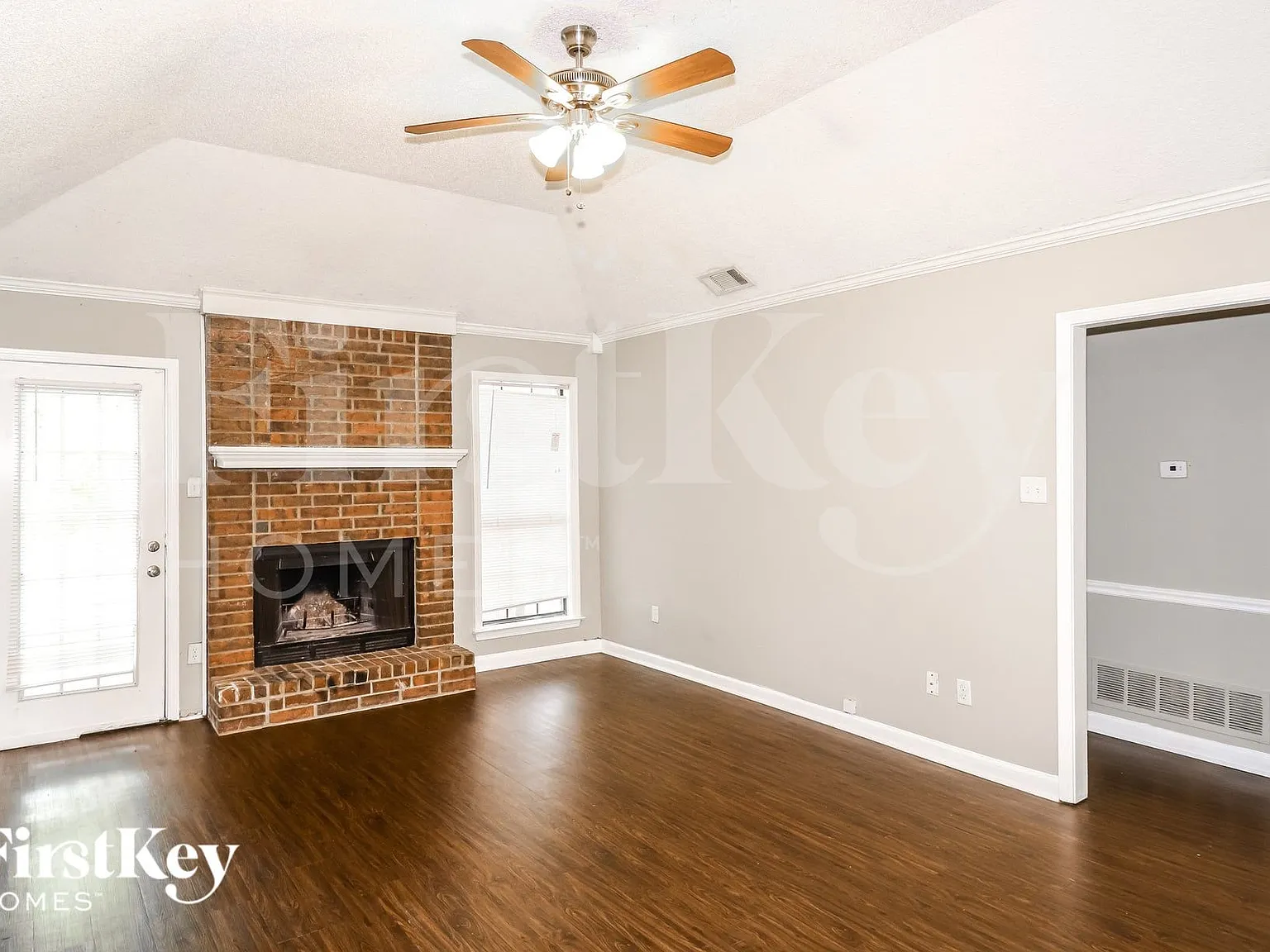 3 bed, 2.0 bath, 1512 sqft, $2,030 — Photo 3