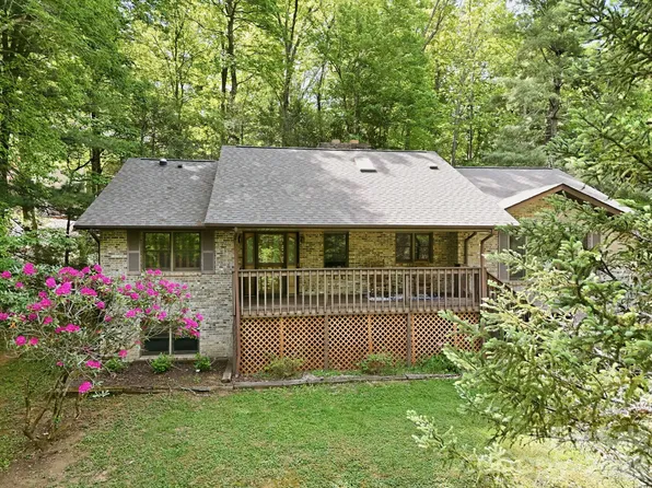 1 Mountain Heritage Pl, Candler, NC 28715