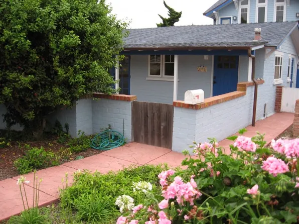 4891 3rd St, Carpinteria, CA 93013