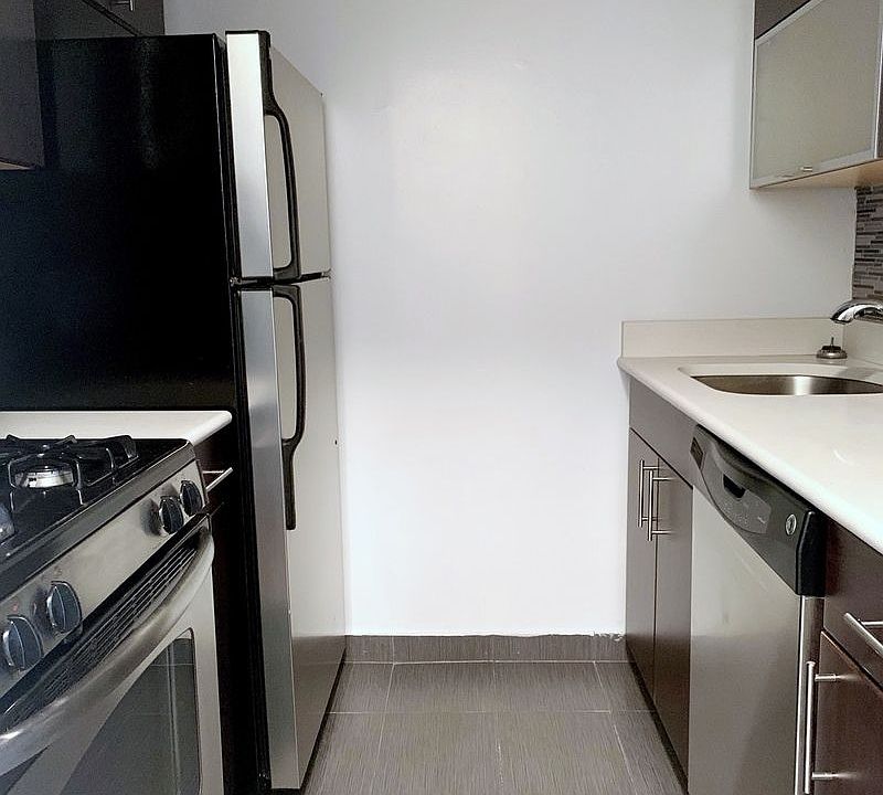 2nd image of 200 E 33rd St APT 3H