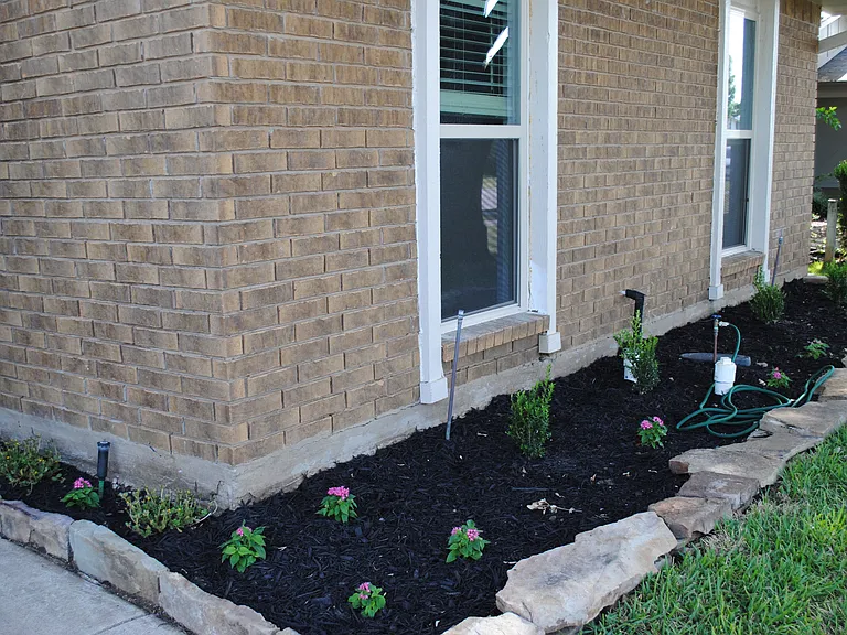 5241 Reed Dr — Photo 2