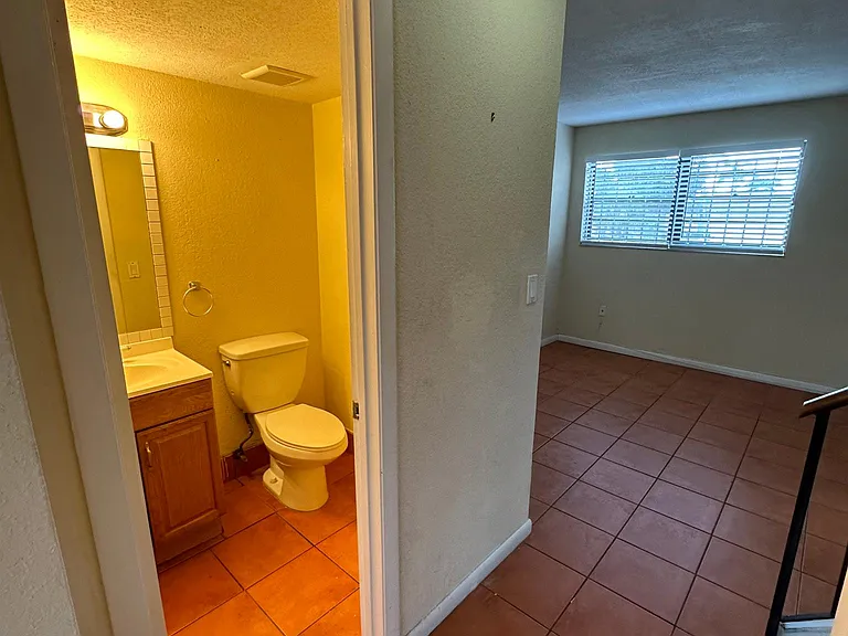 1111 NW 43rd Ave #201 — Photo 15