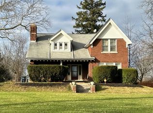 1114 Richmond Rd, Lyndhurst, OH 44124