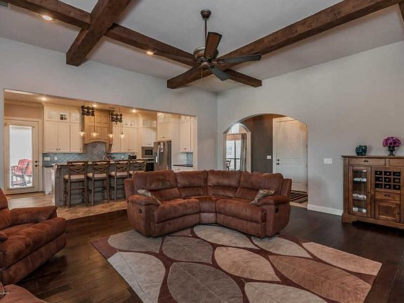 3rd image of 6406 Parkwood Pl