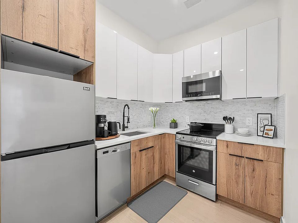 2nd image of 344 Lexington Ave #3F