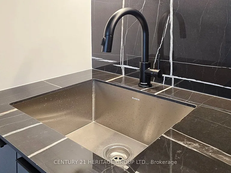 8888 Yonge St #1205 — Photo 12