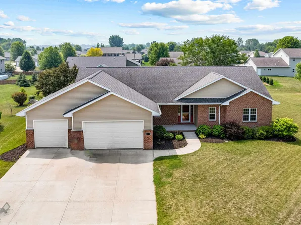 W6447 Sawtooth Ct, Menasha, WI 54952