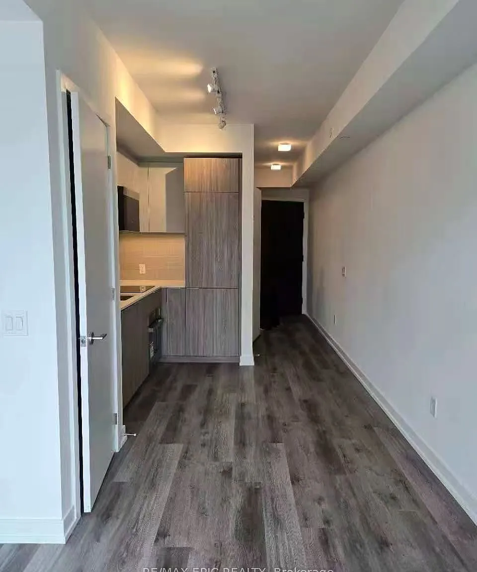 28 Eastern Ave — Photo 3