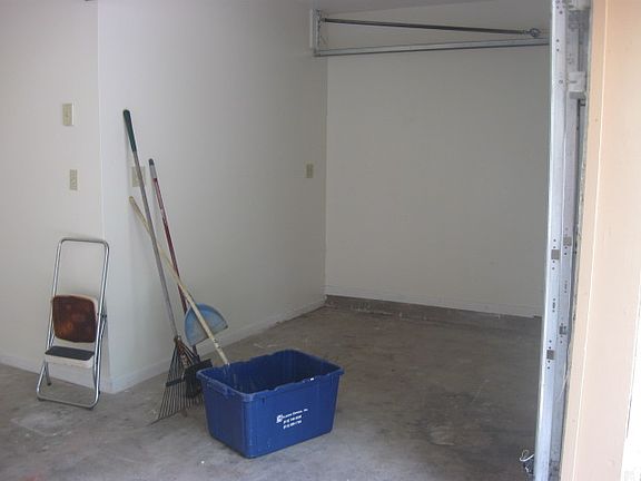 3rd image of 1509 River Oak Dr