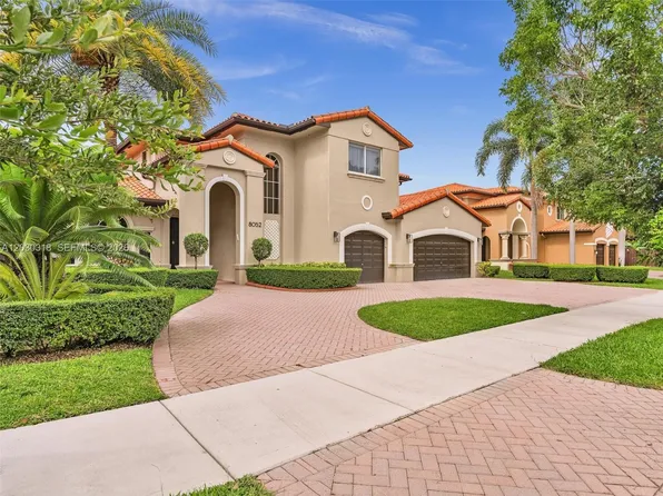 8052 NW 161st Ter, Miami Lakes, FL 33016