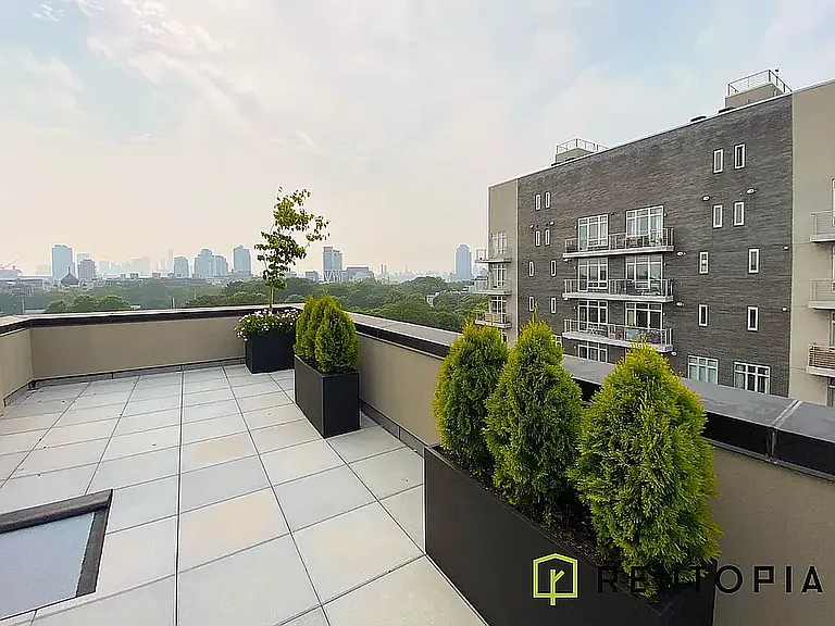 5 Withers St #210 — Photo 8