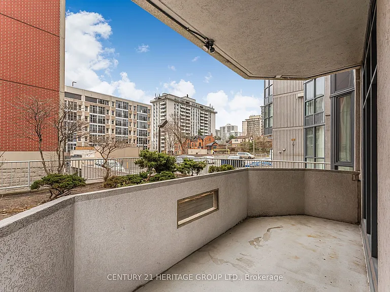 67 Caroline St S #102 — Photo 32
