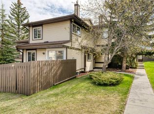 115 W Bergen Rd NW #22, Calgary, AB T3K 1P2