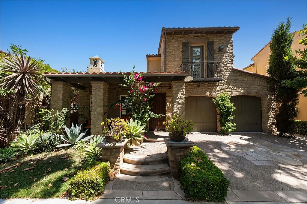 4 bed, 4.5 bath, 3549 sqft, $7,800 — Photo 1