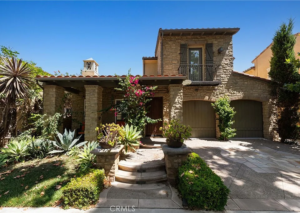 52 Winding Way