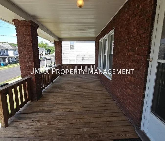 333 Harrison Ave NW — Photo 2