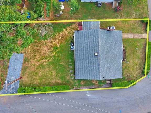 3rd image of 2226 Early St