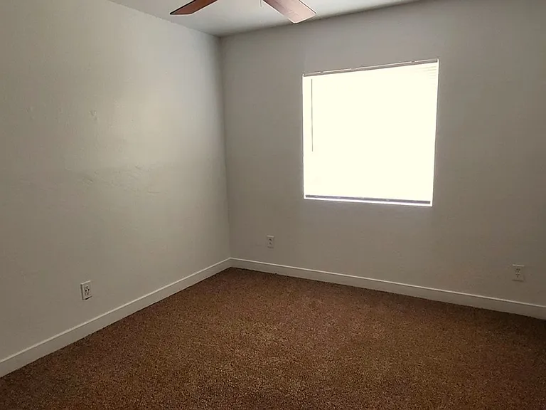 2602 E Southgate Ave — Photo 8