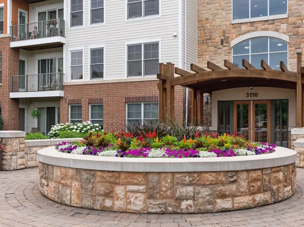 3110 Chestnut St N #414, Chaska, MN 55318