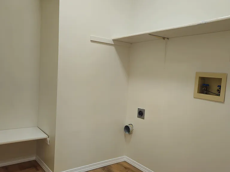 2225 Crossing Point — Photo 13