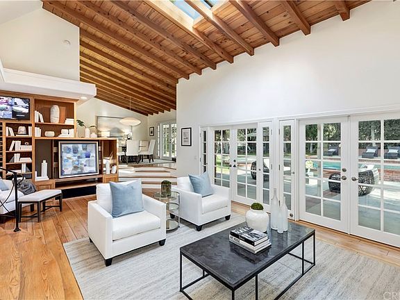 2nd image of 5022 Palomar Dr