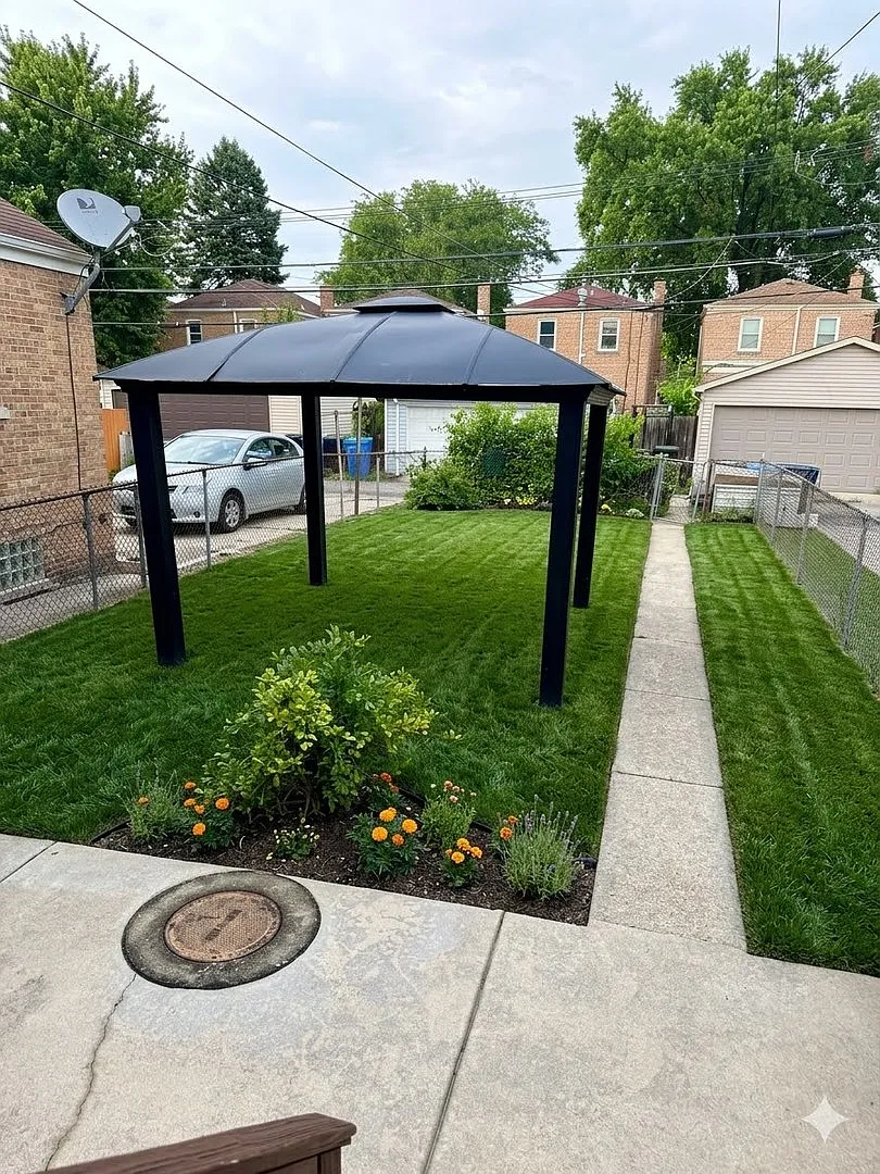 3 bed, 1.5 bath, 1120 sqft, $2,500 — Photo 4
