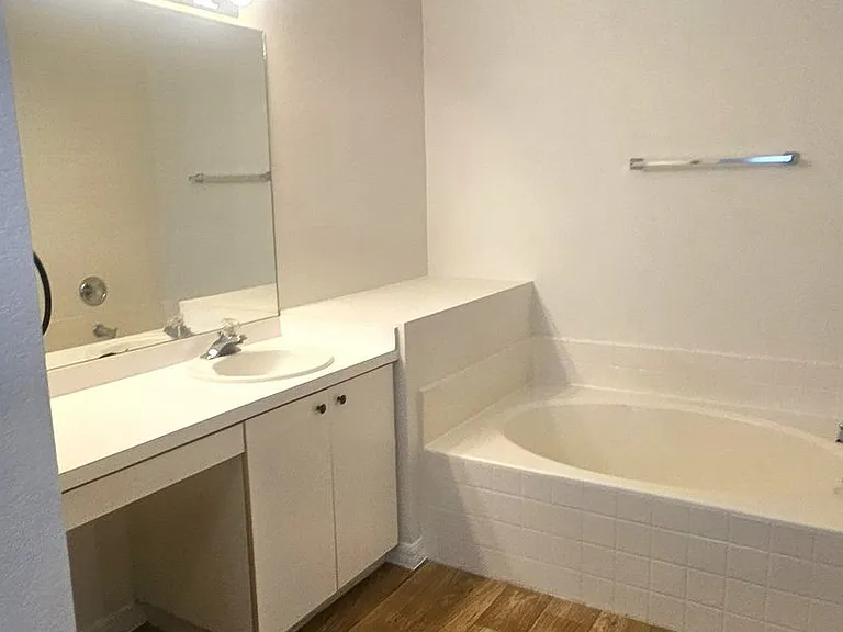 25173 Mercedes Dr — Photo 22
