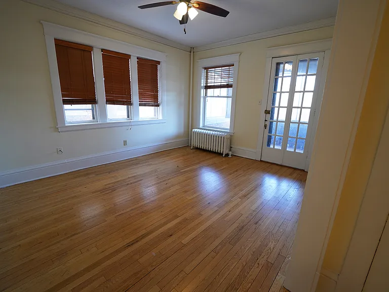 Oxford Street Apartments — Photo 20