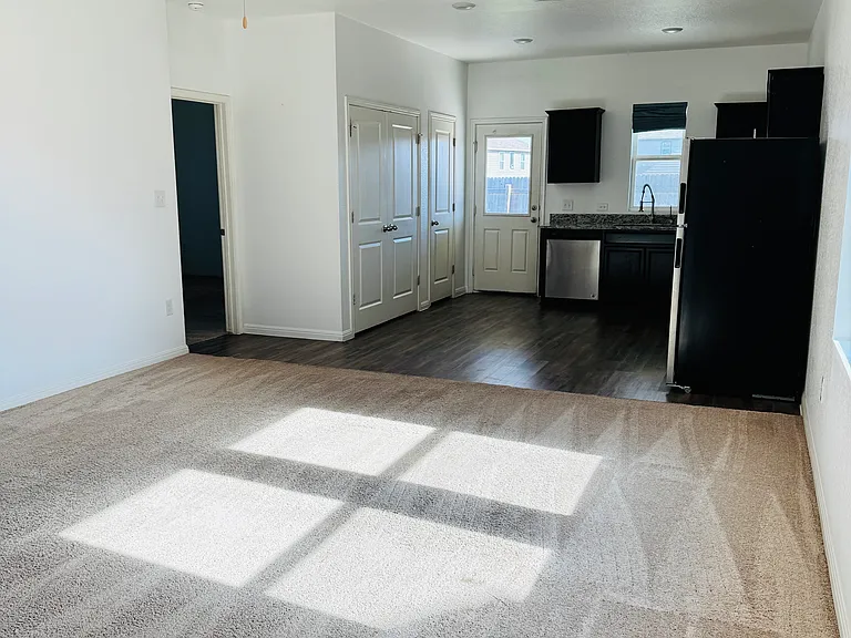 143 Peony Ln — Photo 10