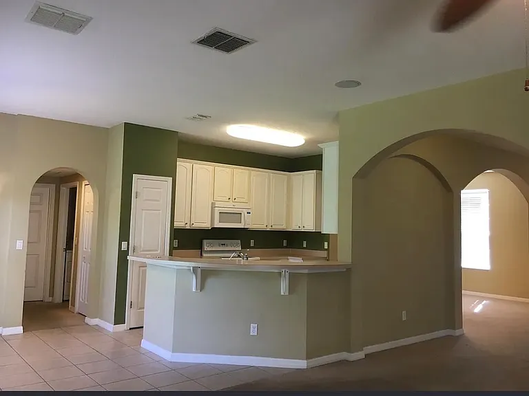 9805 Portofino Dr — Photo 2