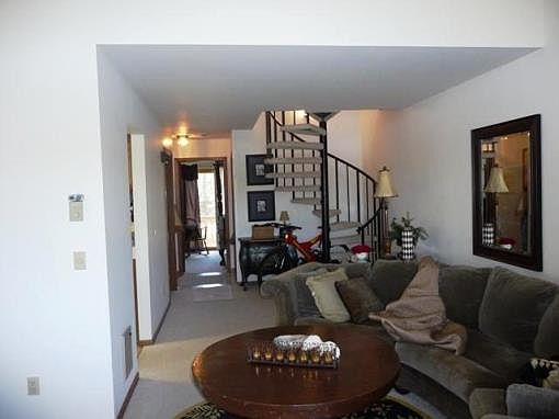 4th image of E1204 County Park Ln APT 3