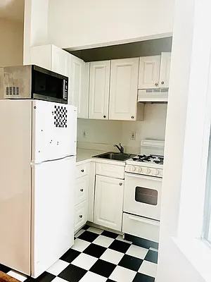 Rented by CitySites Real Estate Group | media 11