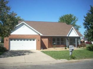 2 Cheryl Dr, Mascoutah, IL