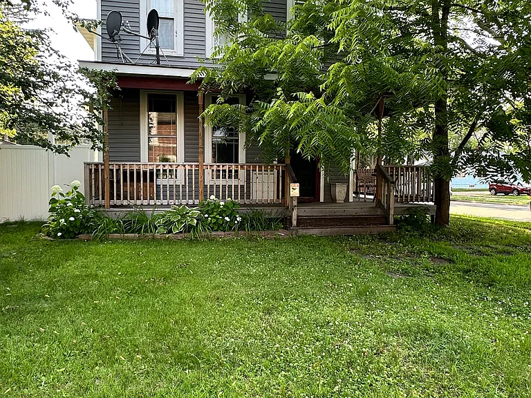 1019 White Bear Ave N #1 — Photo 1