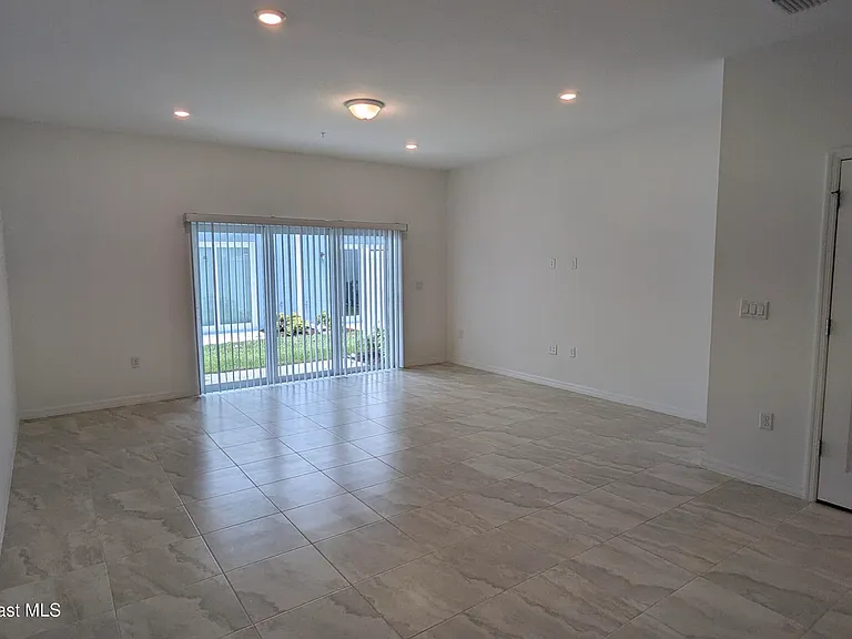 4317 Jetty Ln NE — Photo 6