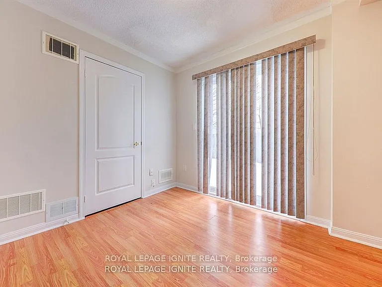 80 Acorn Pl #8 — Photo 24