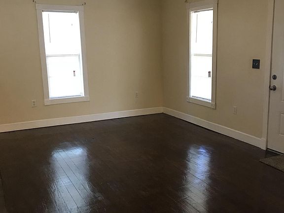 3rd image of 217 W Avenue D