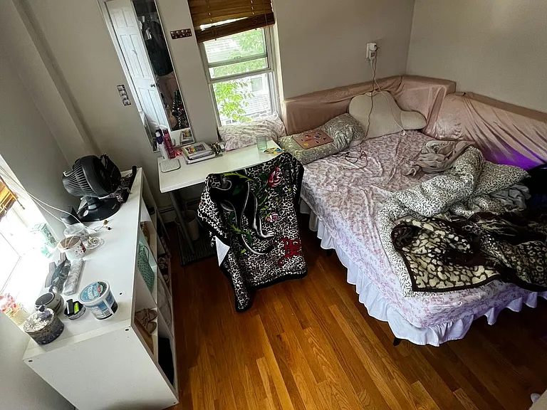 56 Crescent Ave #2U — Photo 4
