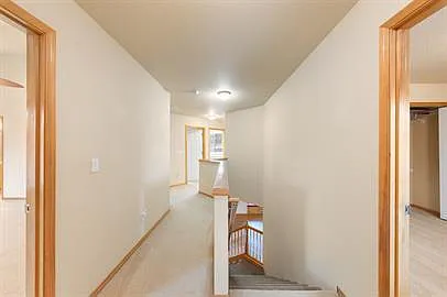 261 Oliver Ct — Photo 2