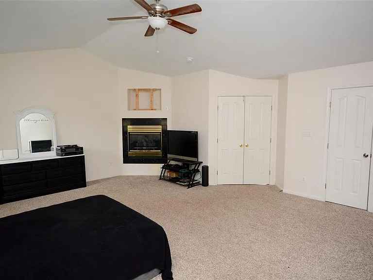 414 Sawyers Mill Xing — Photo 23