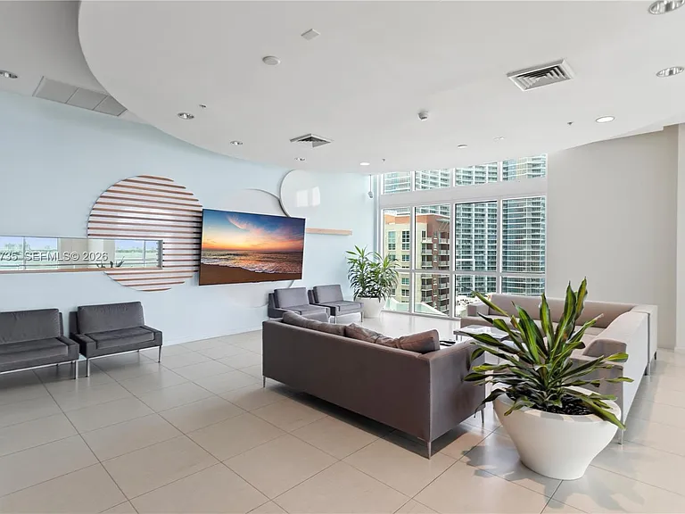 1900 N Bayshore Dr #715 — Photo 36