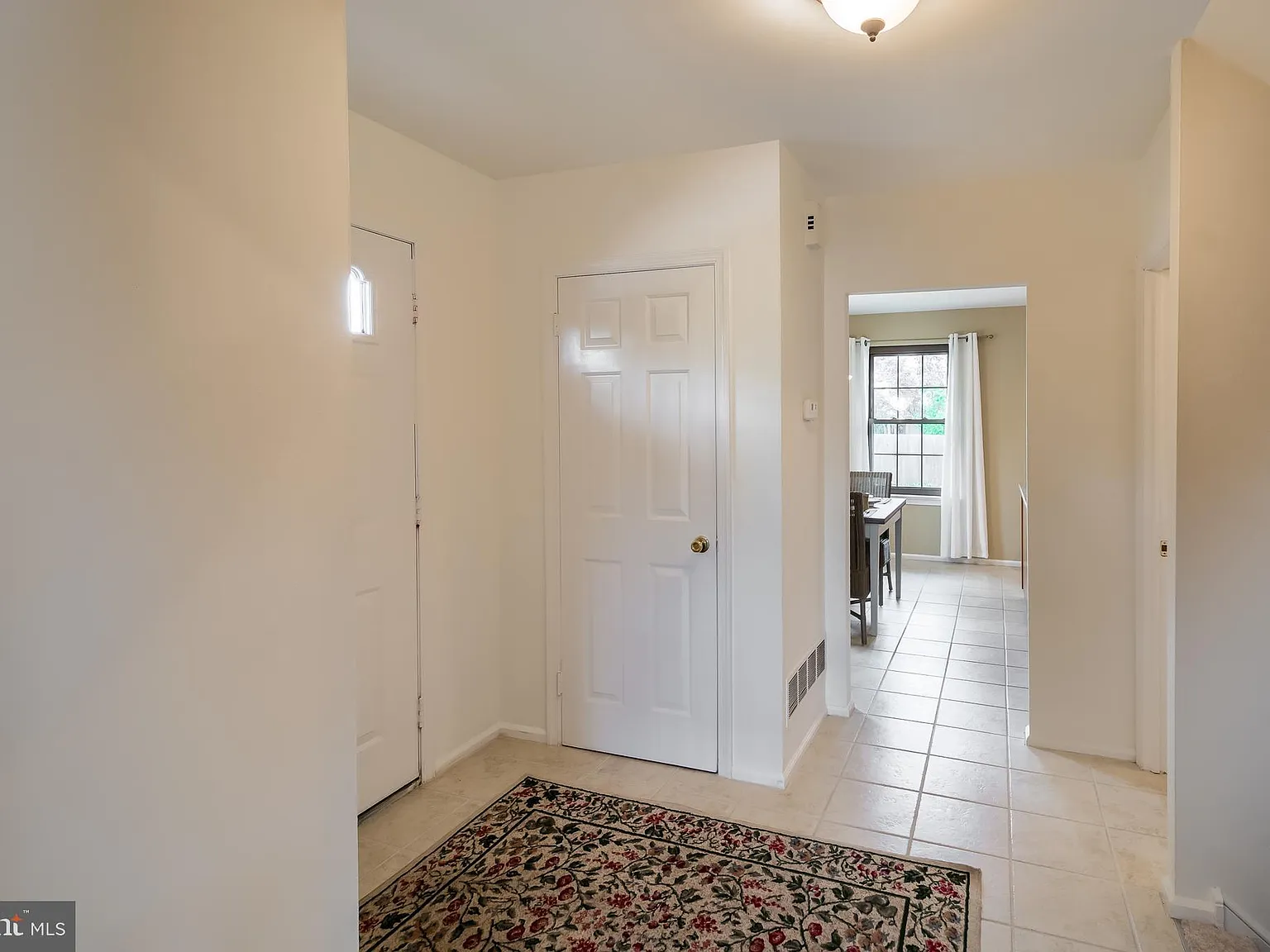 2 bed, 1.5 bath, 1232 sqft, $2,600 — Photo 3
