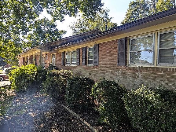5th image of 3210 Garden Rd