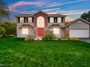 9344 Cheviot Dr, Roscoe, IL 61073