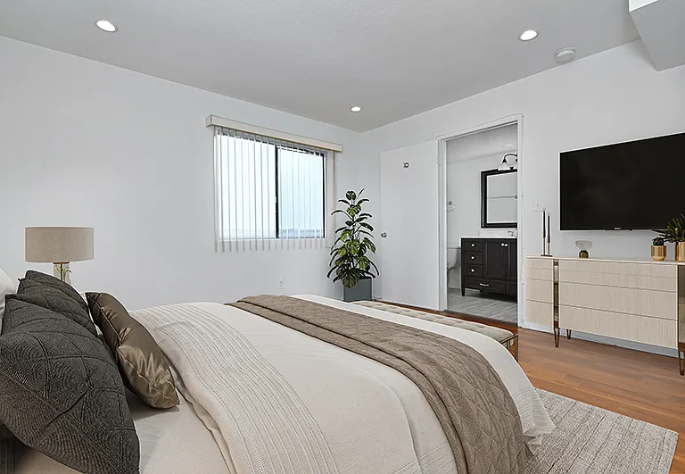 4235 Whitsett Ave #105 — Photo 17