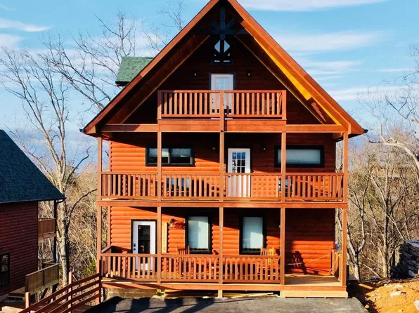 688 Stockton Dr, Sevierville, TN 37876