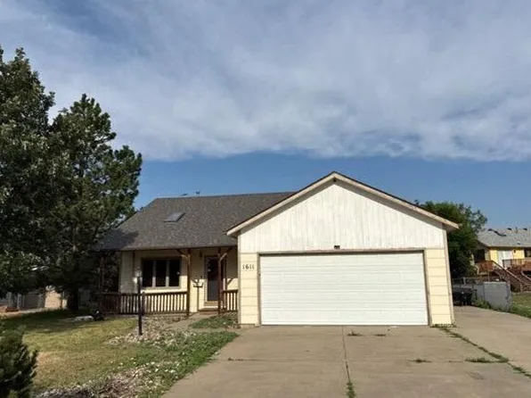 1611 Copperfield Dr, Rapid City, SD 57703