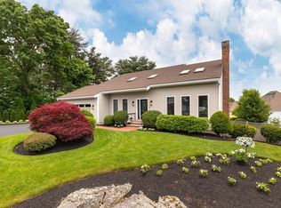 2 Thomas Cir, Stoneham, MA 02180