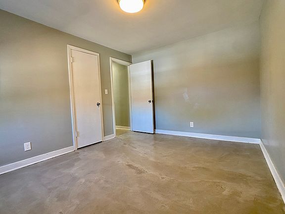 3rd image of 424 Bridge Ave Suite 3