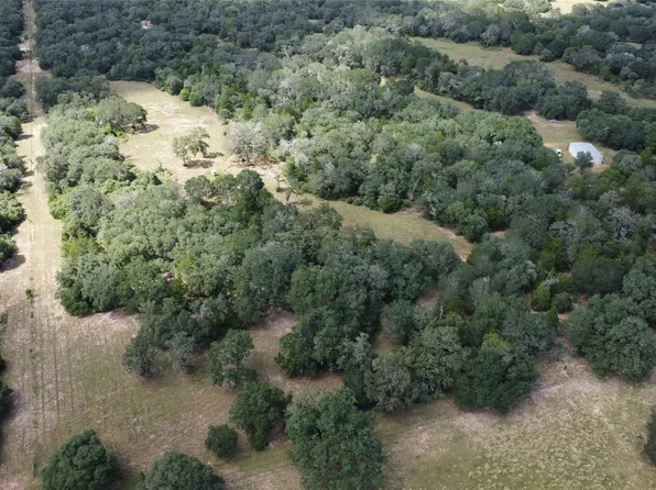 5796 County Road 122, Hallettsville, TX 77964